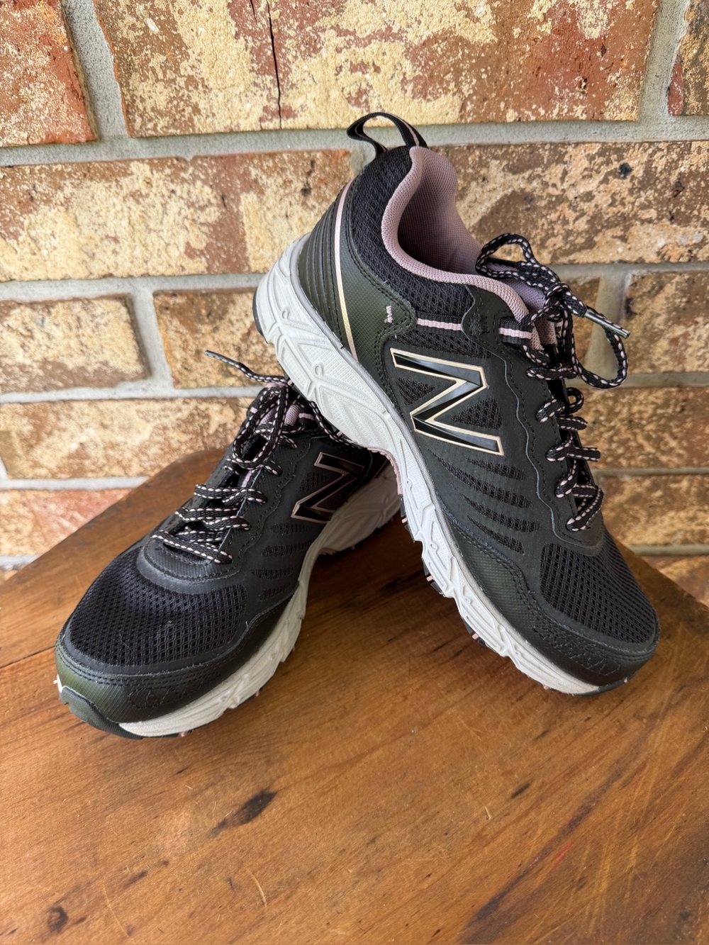 New Balance 573 v3 All-Terrain Trail Running Shoes Women’s Size 8.5